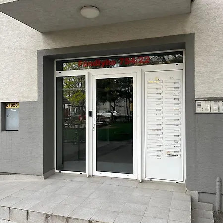 Sereď Modern Apartment Sered'